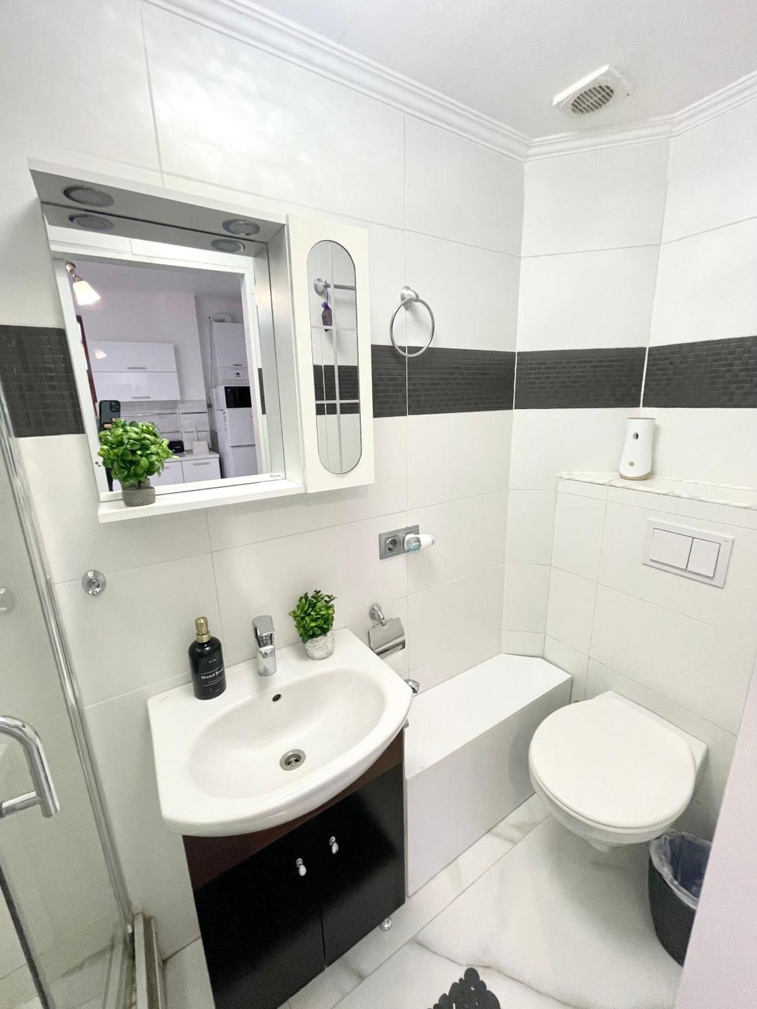 White Studio Bukarest Kültér fotó