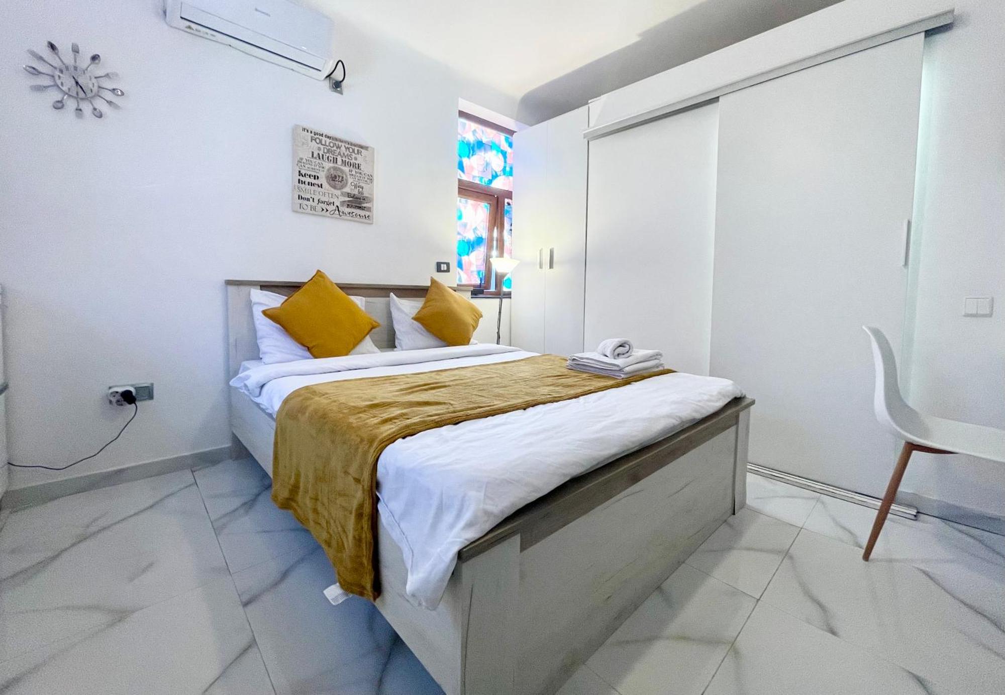 White Studio Bukarest Kültér fotó