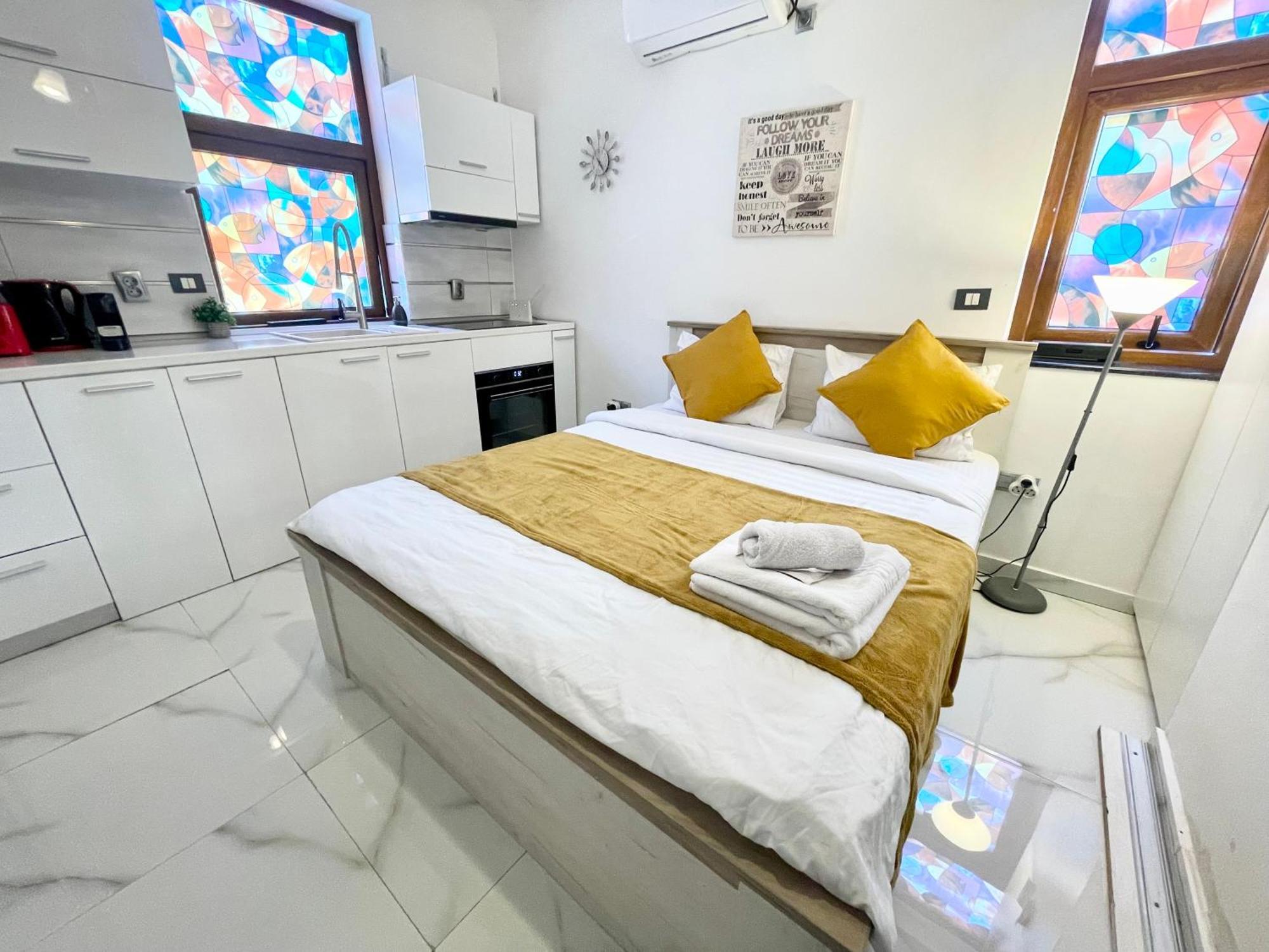 White Studio Bukarest Kültér fotó